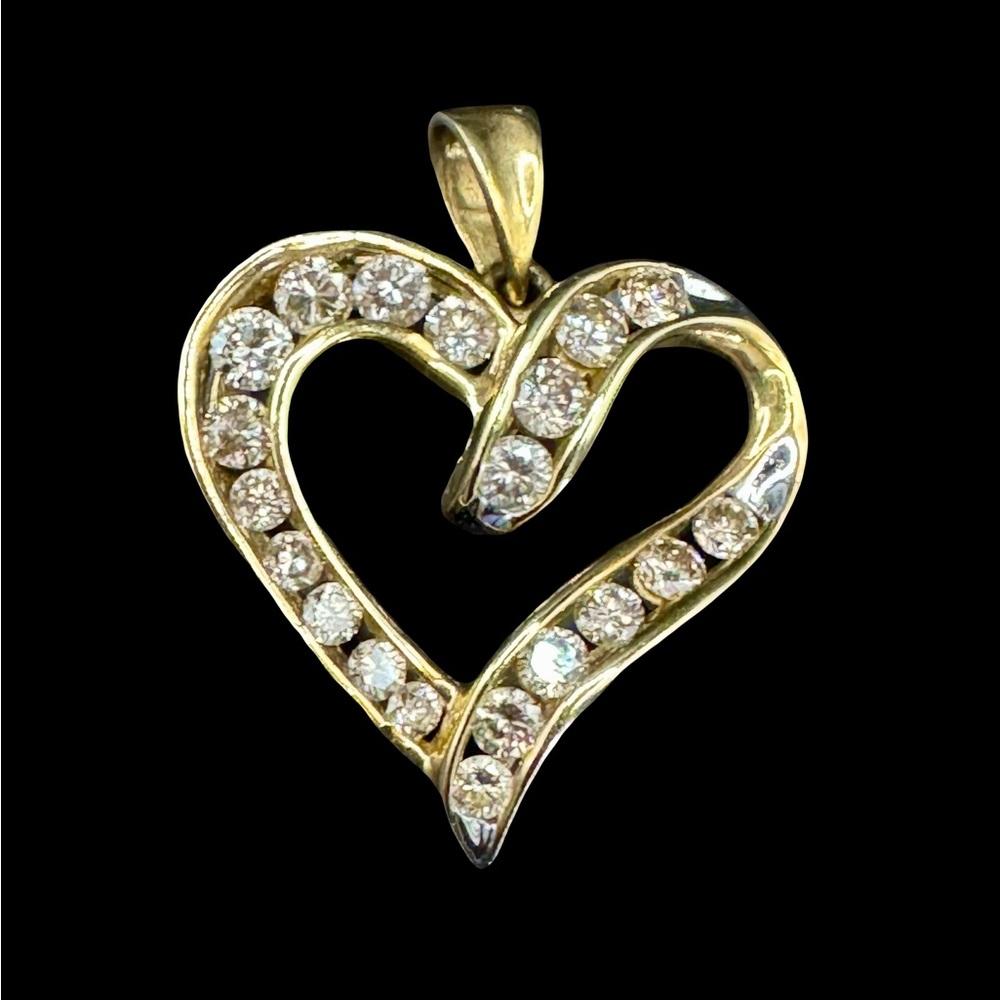 Elegant 10K Gold 0.65 TKW Diamond Heart Pendant